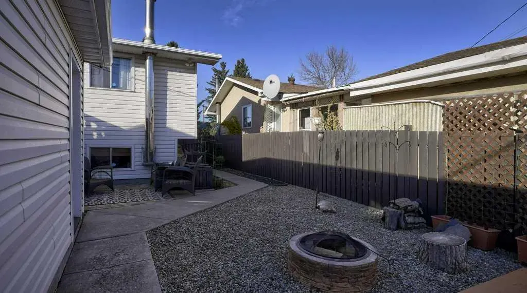 232 Penbrooke Way SE