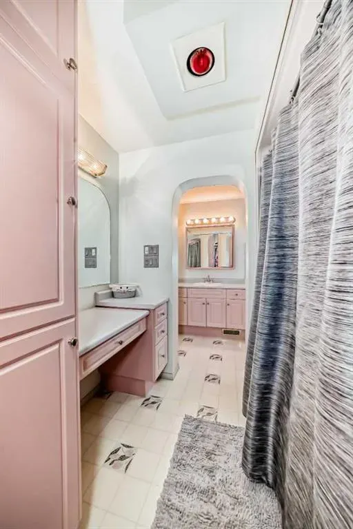 17 College Park Place