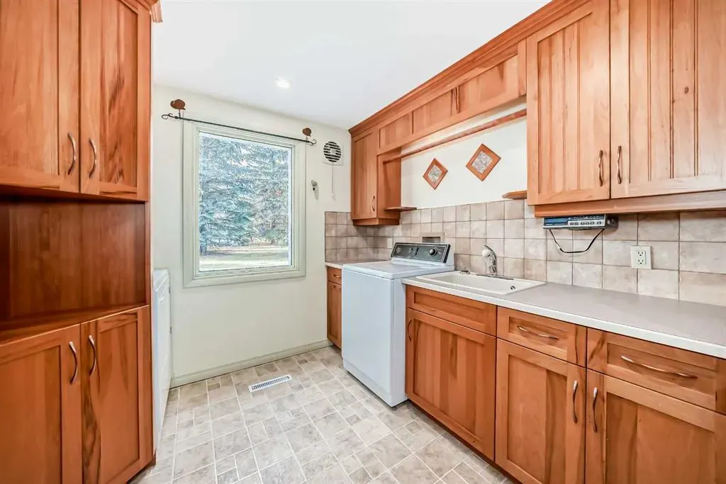 17 College Park Place