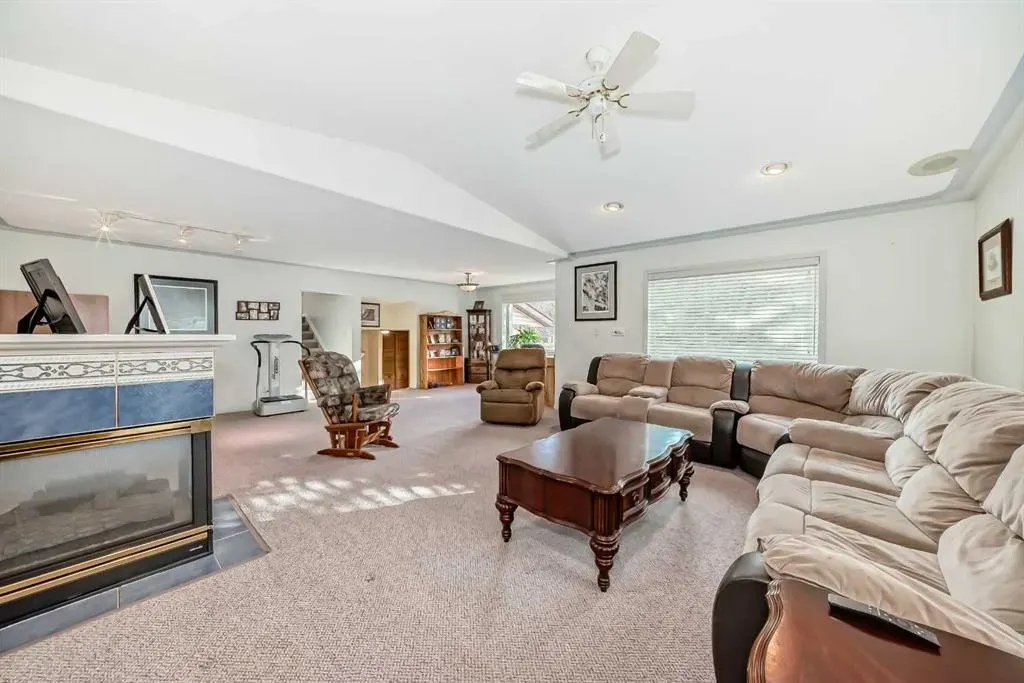 17 College Park Place