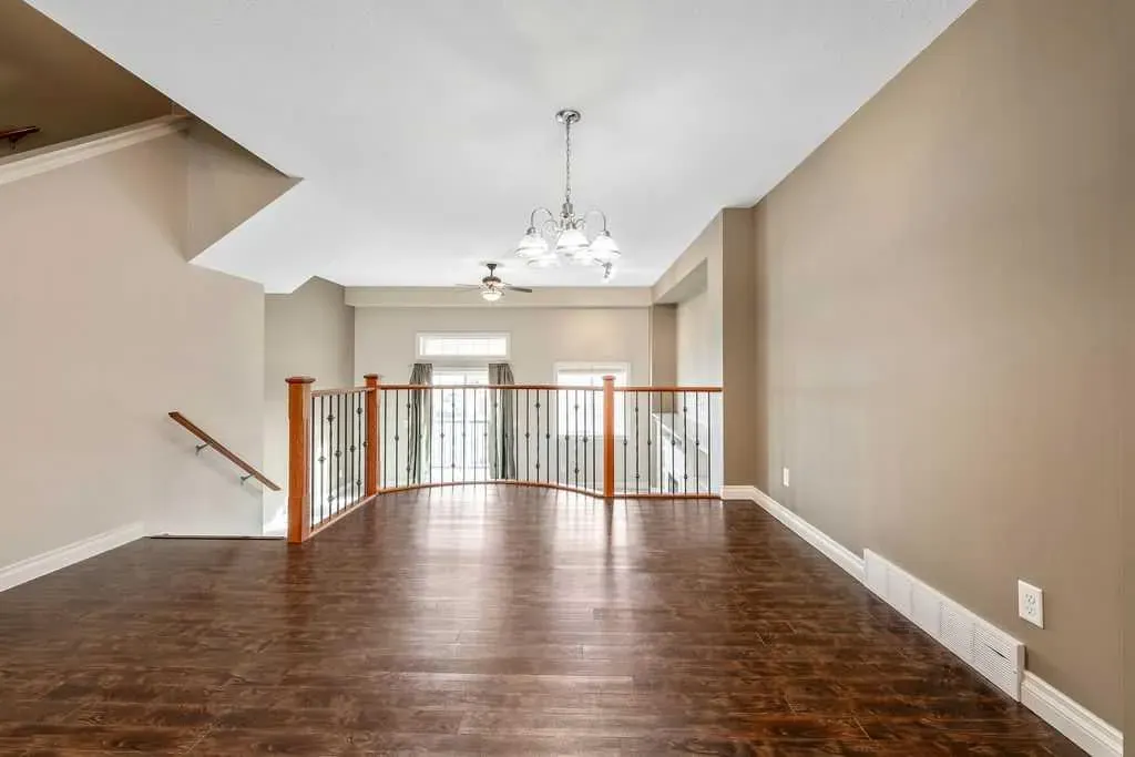 313 Strathcona Circle