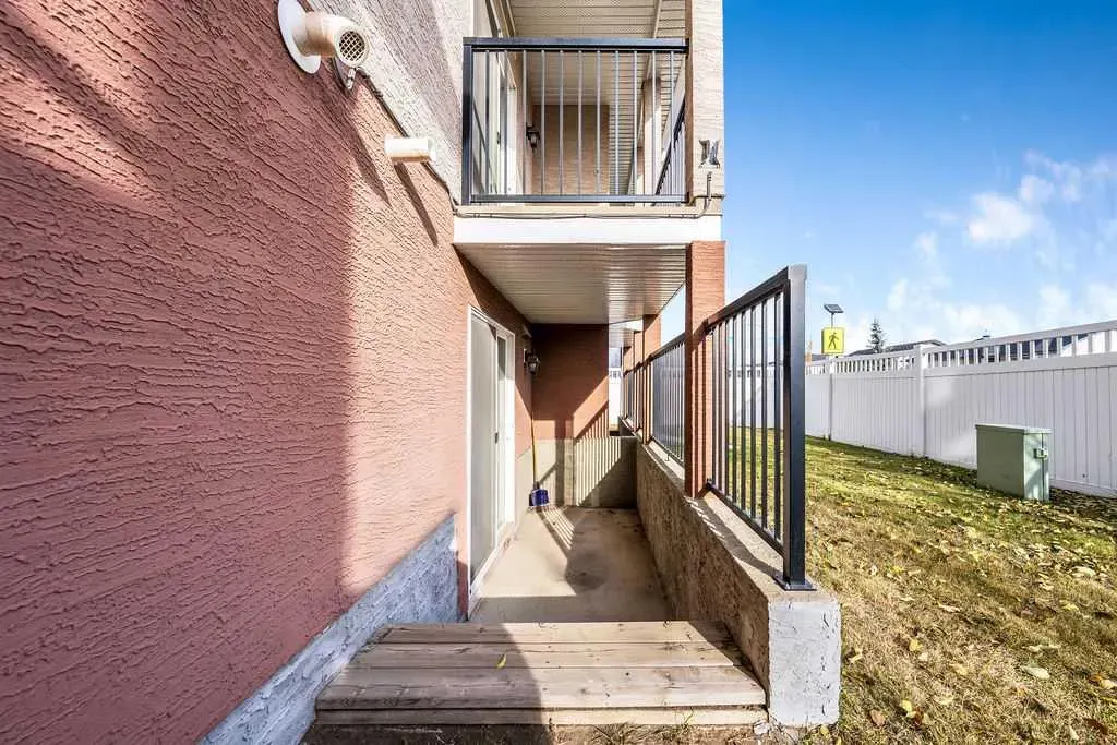 313 Strathcona Circle