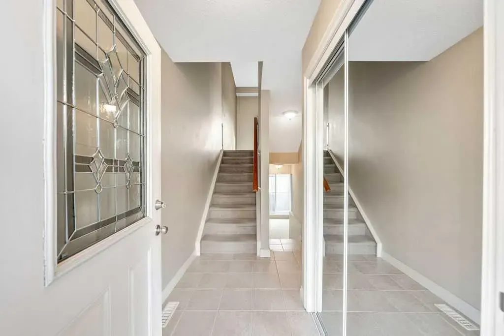 313 Strathcona Circle