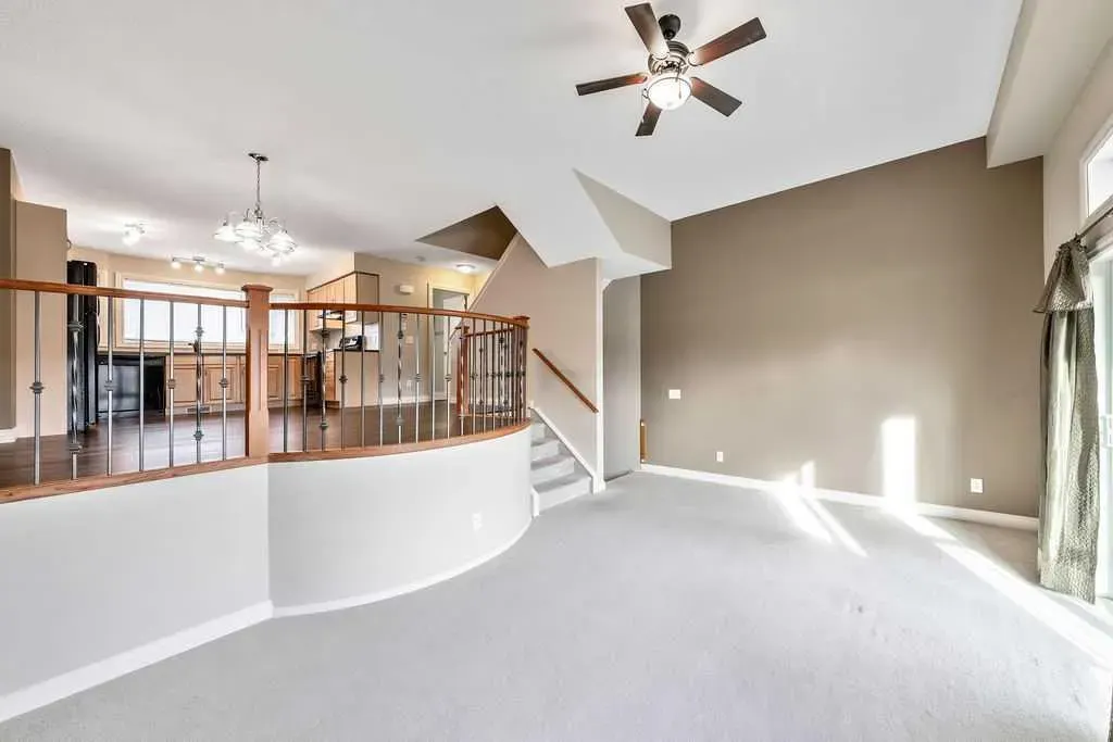 313 Strathcona Circle