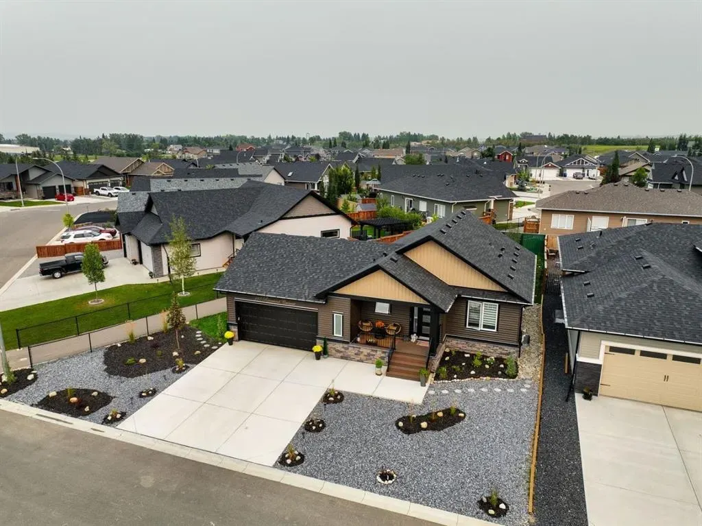 185 Riverwood Crescent