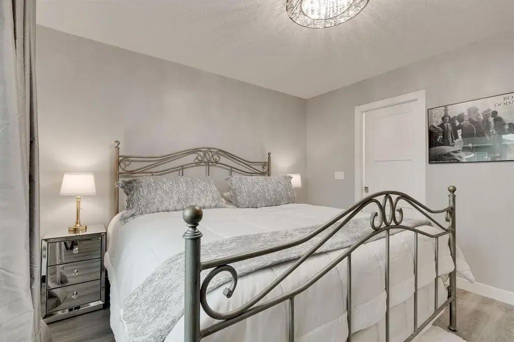 185 Riverwood Crescent