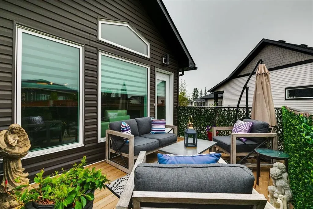 185 Riverwood Crescent