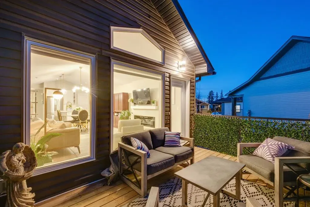 185 Riverwood Crescent