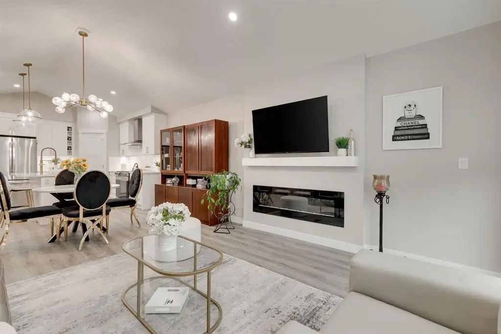 185 Riverwood Crescent