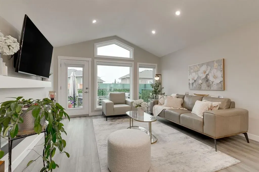 185 Riverwood Crescent