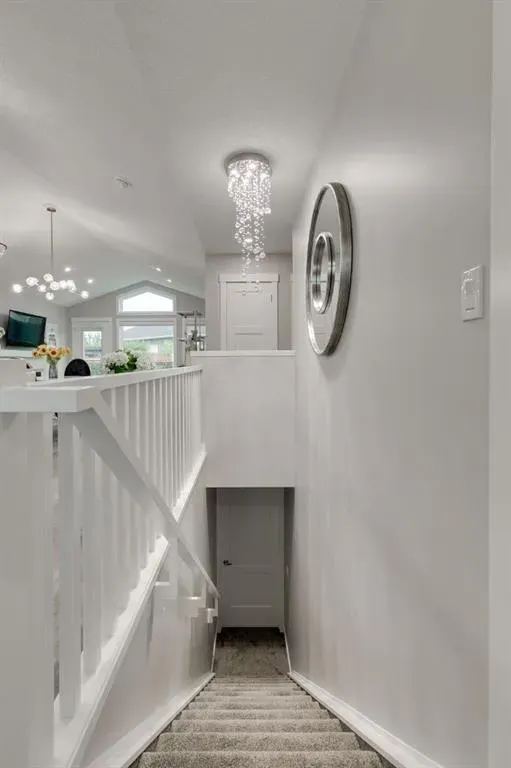 185 Riverwood Crescent