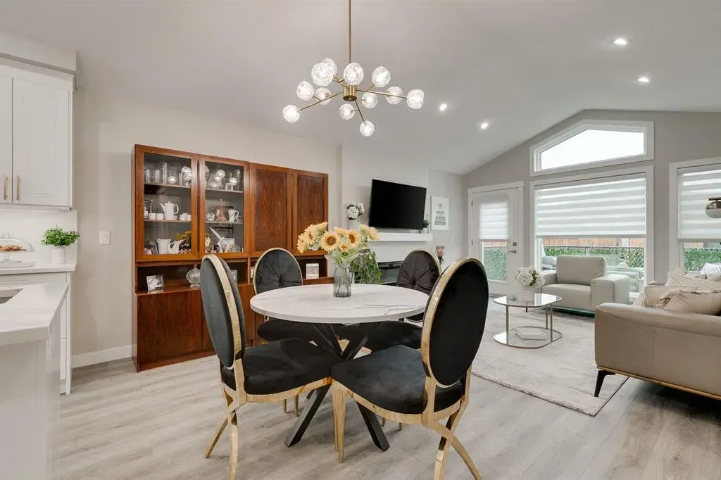 185 Riverwood Crescent