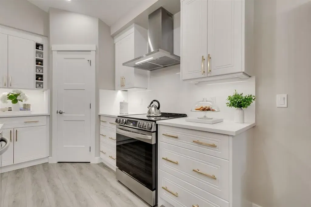 185 Riverwood Crescent