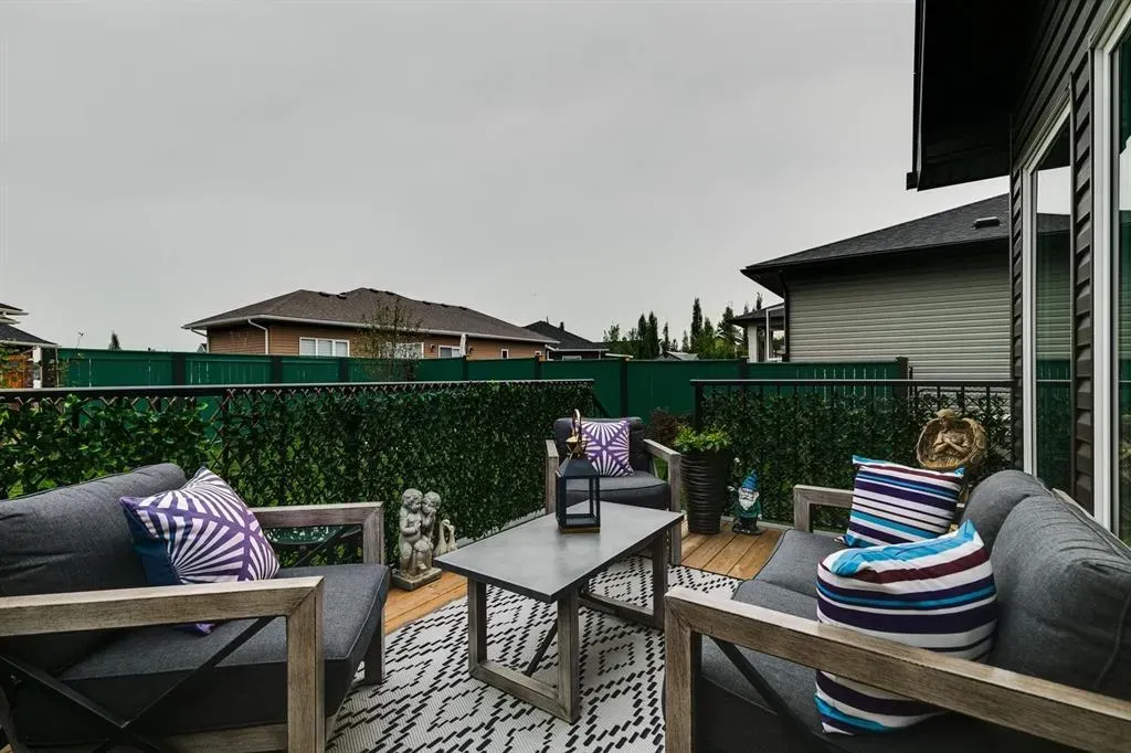 185 Riverwood Crescent