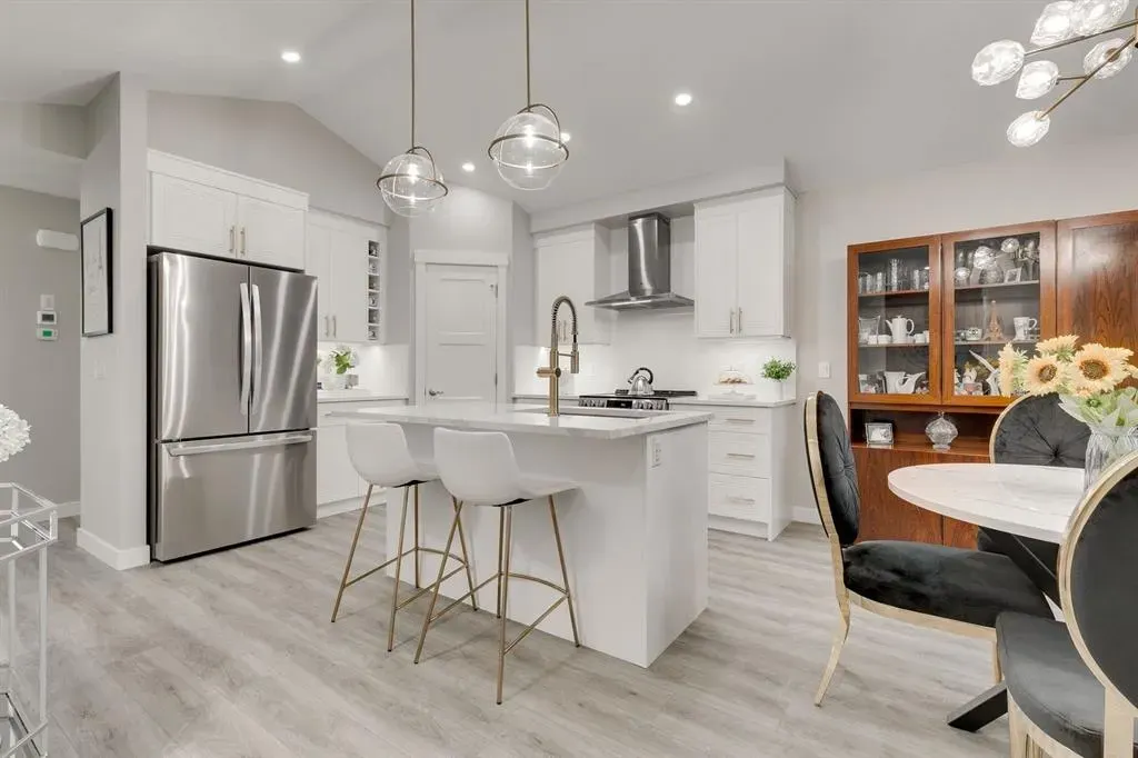 185 Riverwood Crescent