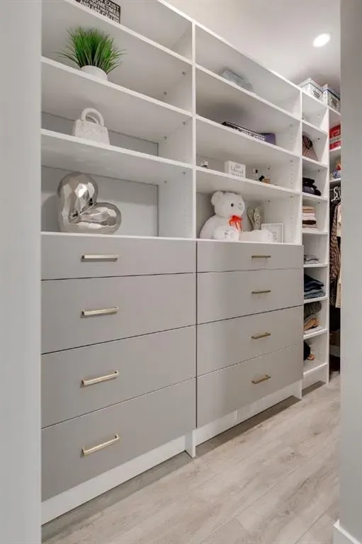 185 Riverwood Crescent