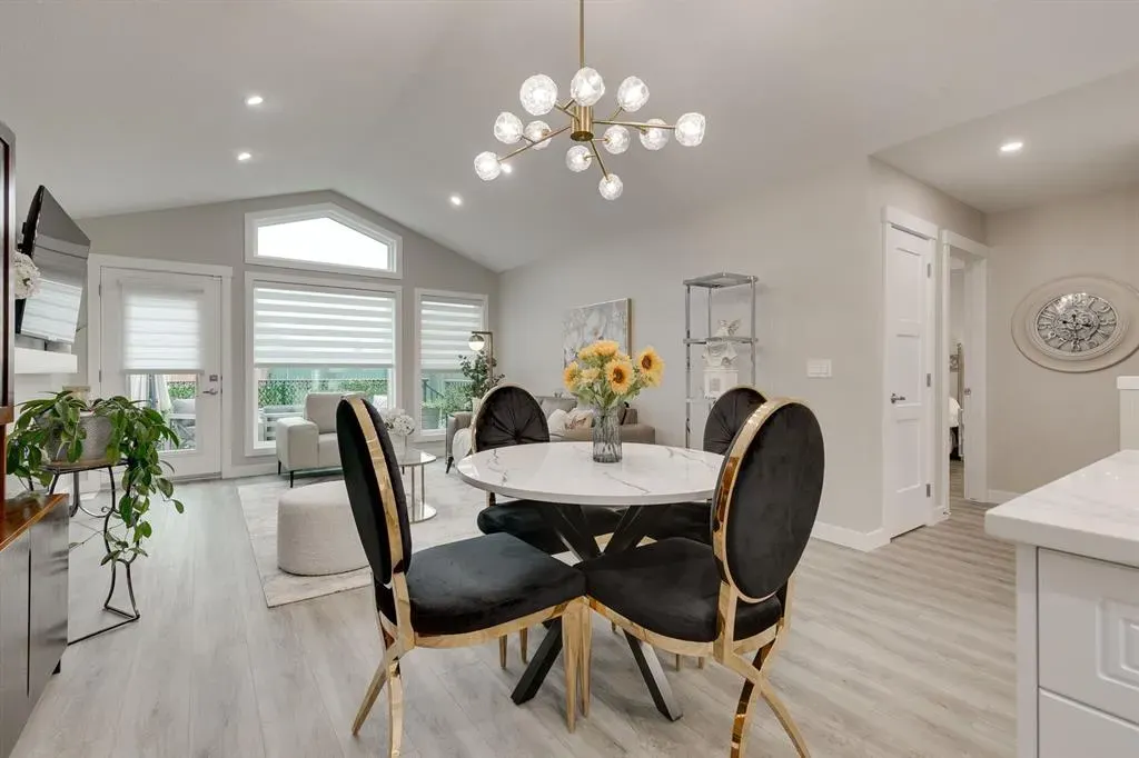 185 Riverwood Crescent