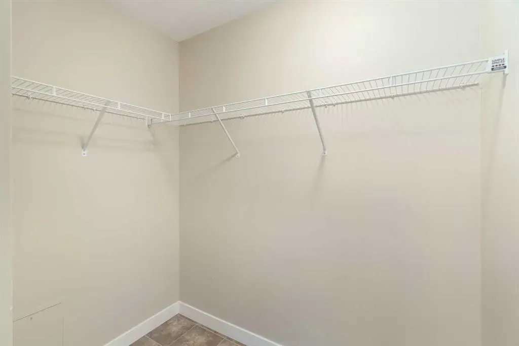 2781 Chinook Winds Drive SW, #3304