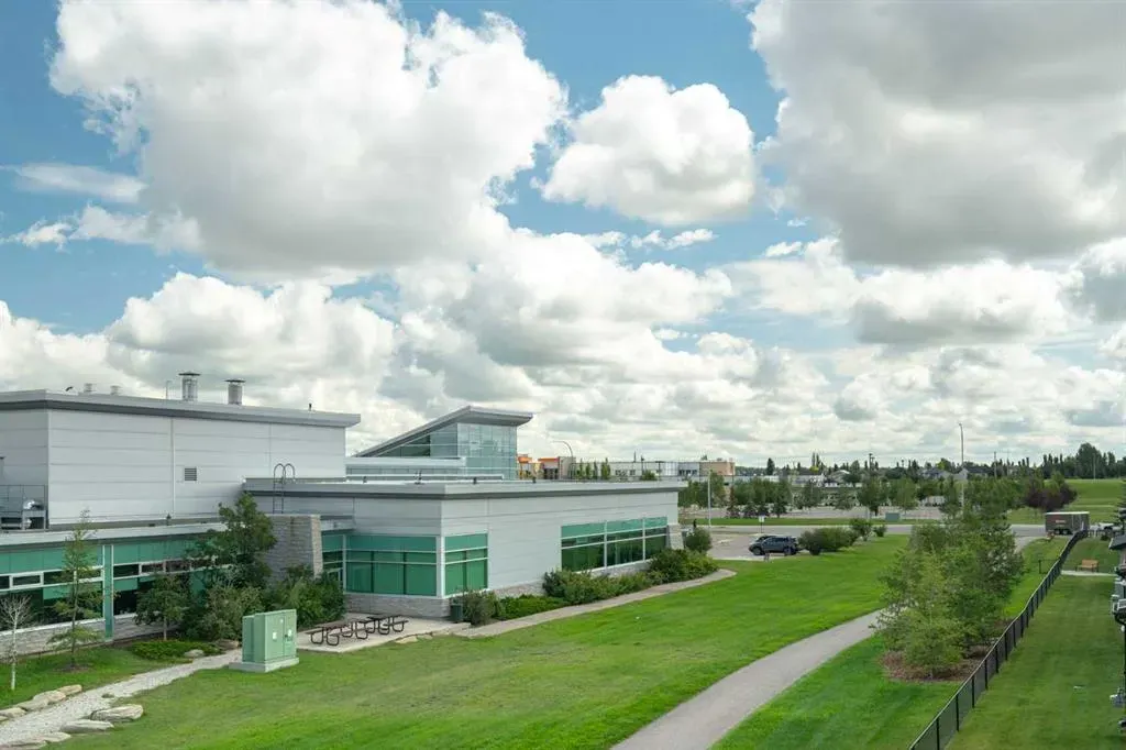 2781 Chinook Winds Drive SW, #3304