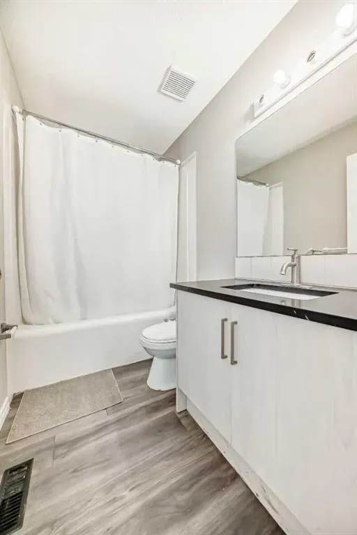 121 Martin Crossing Manor NE