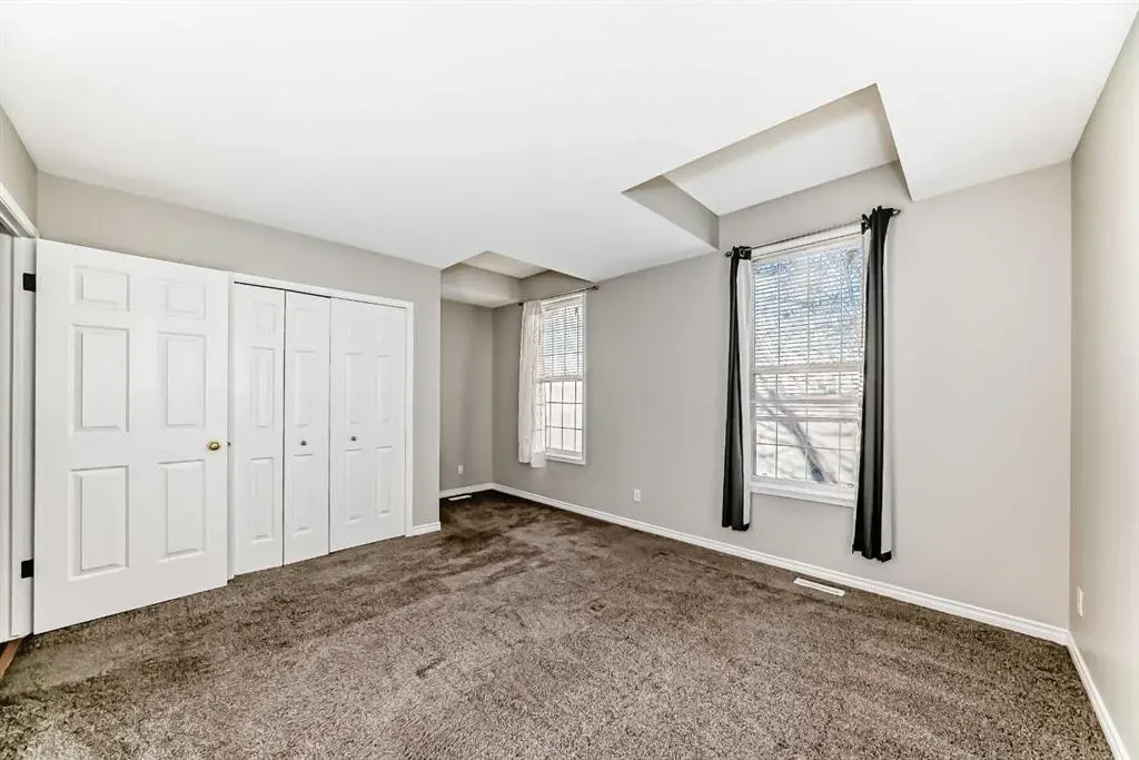 121 Martin Crossing Manor NE