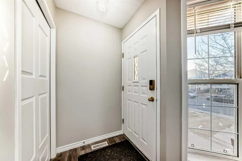 121 Martin Crossing Manor NE