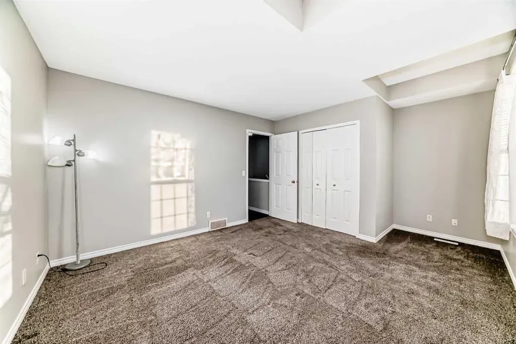 121 Martin Crossing Manor NE