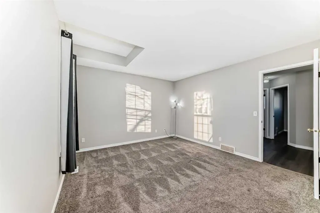 121 Martin Crossing Manor NE