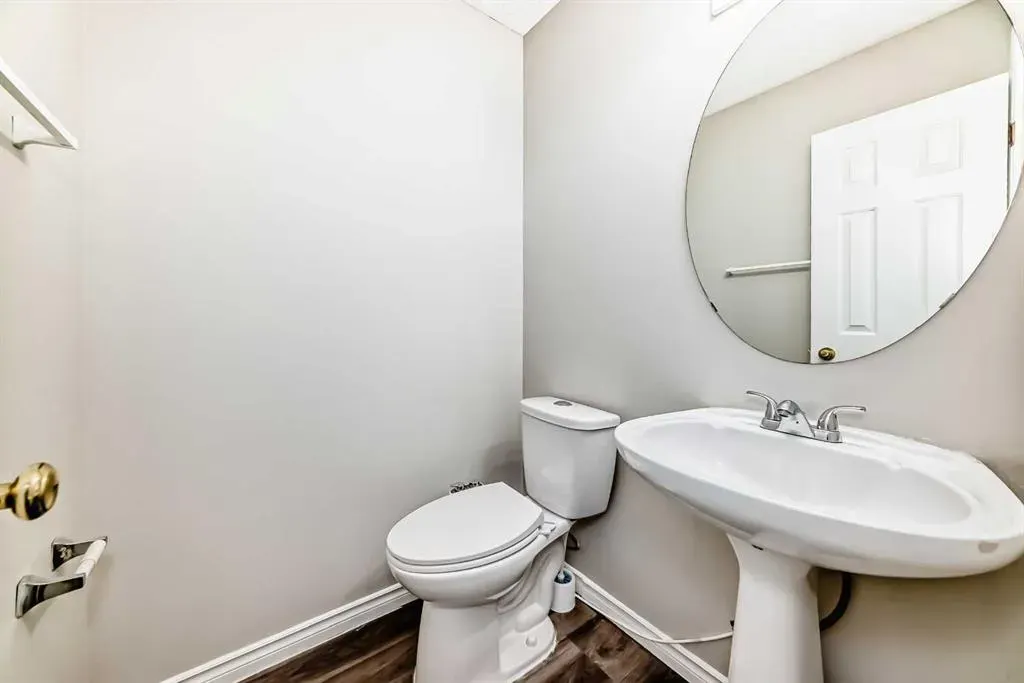 121 Martin Crossing Manor NE