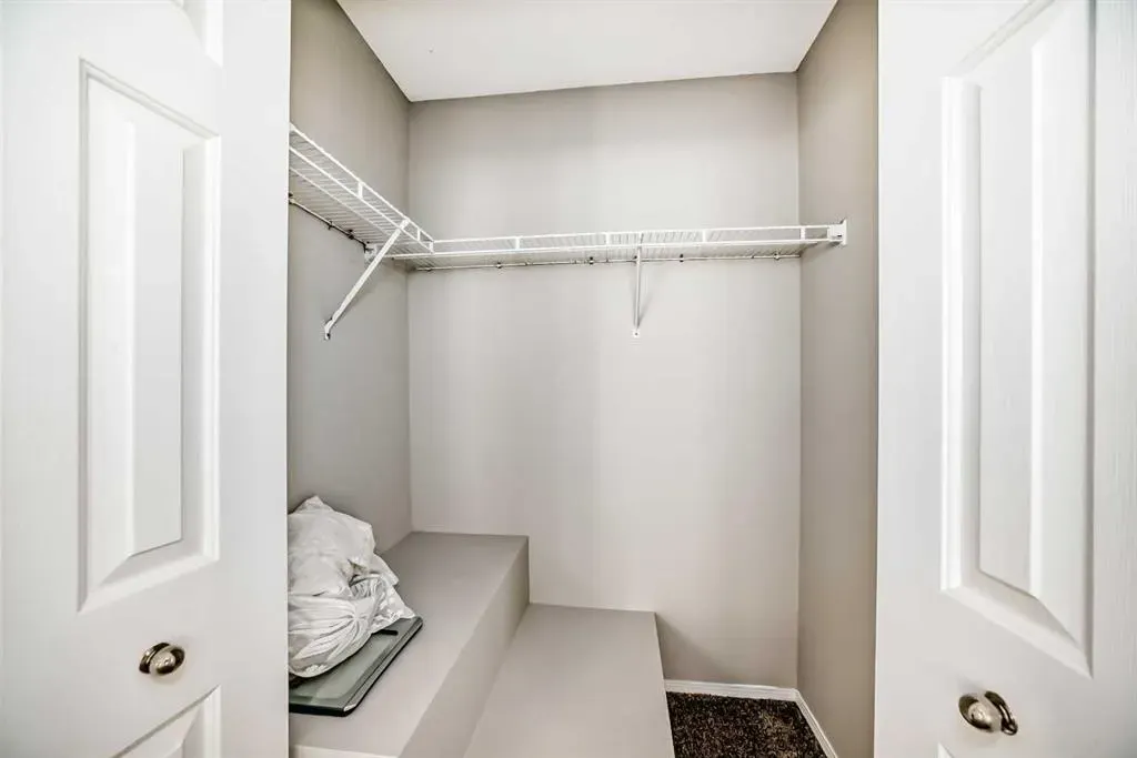 121 Martin Crossing Manor NE