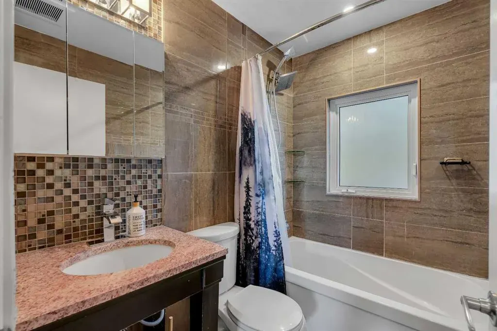 1113 Child Avenue NE