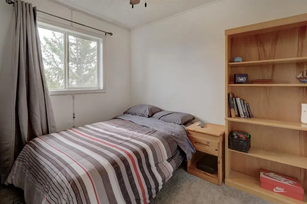 82 Country Hills Cove NW