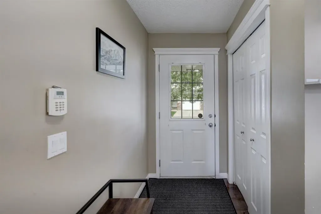 82 Country Hills Cove NW