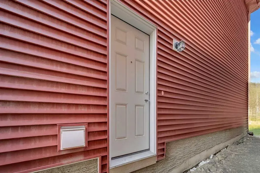 154 Silver Spruce Grove SW