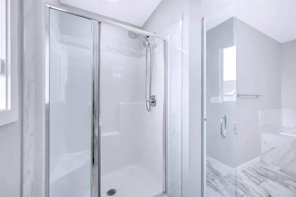 154 Silver Spruce Grove SW