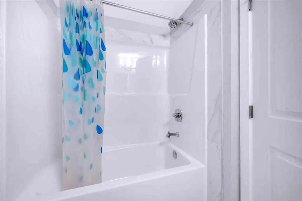 154 Silver Spruce Grove SW