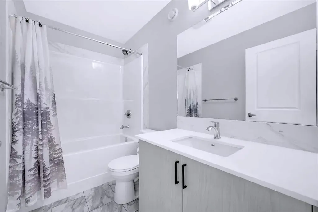 154 Silver Spruce Grove SW