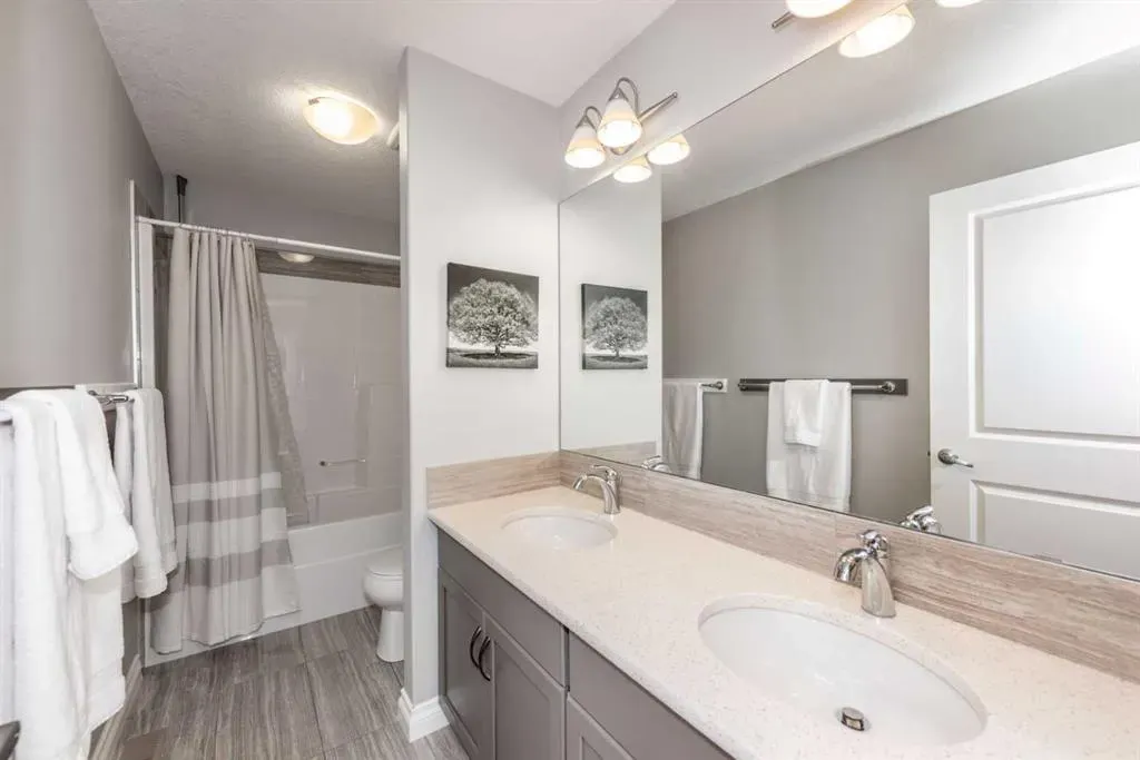 67 Auburn Sound Manor SE