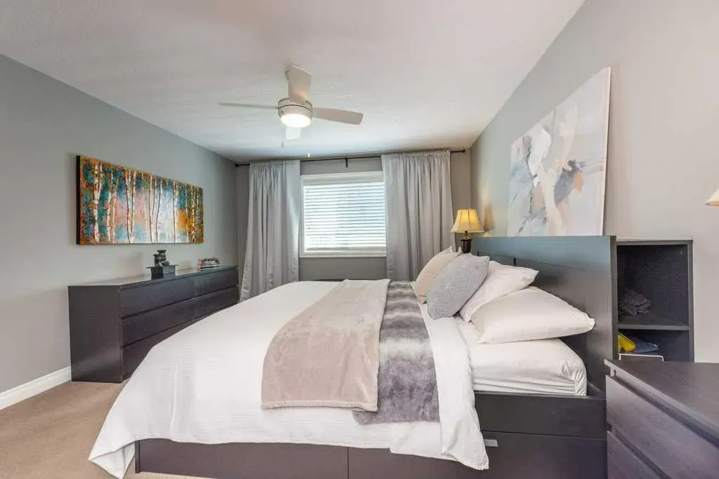 67 Auburn Sound Manor SE