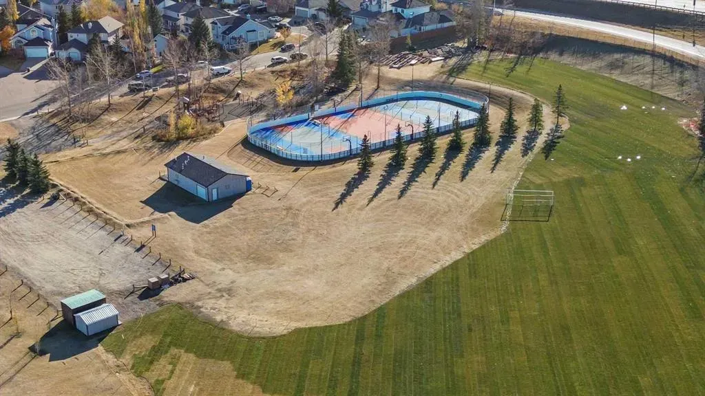 114 Valley Ponds Crescent NW