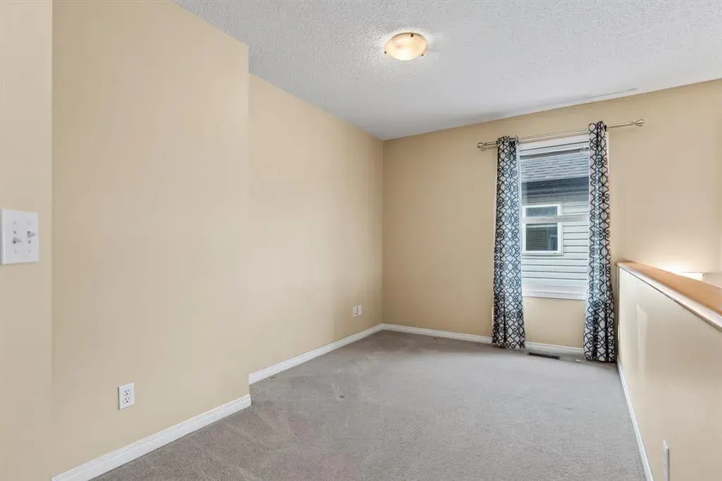 1043 Copperfield Boulevard SE