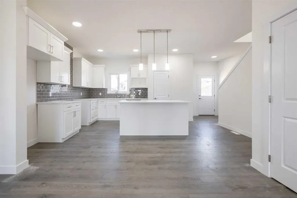 11 Creekstone Walk SW