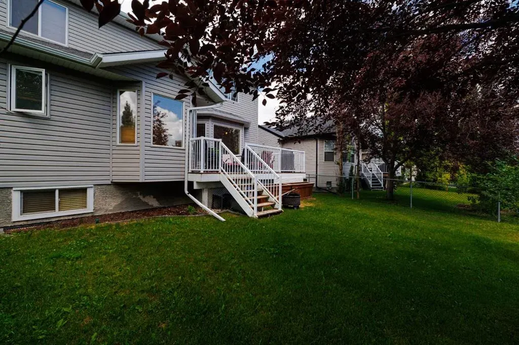 168 Fairways Drive NW