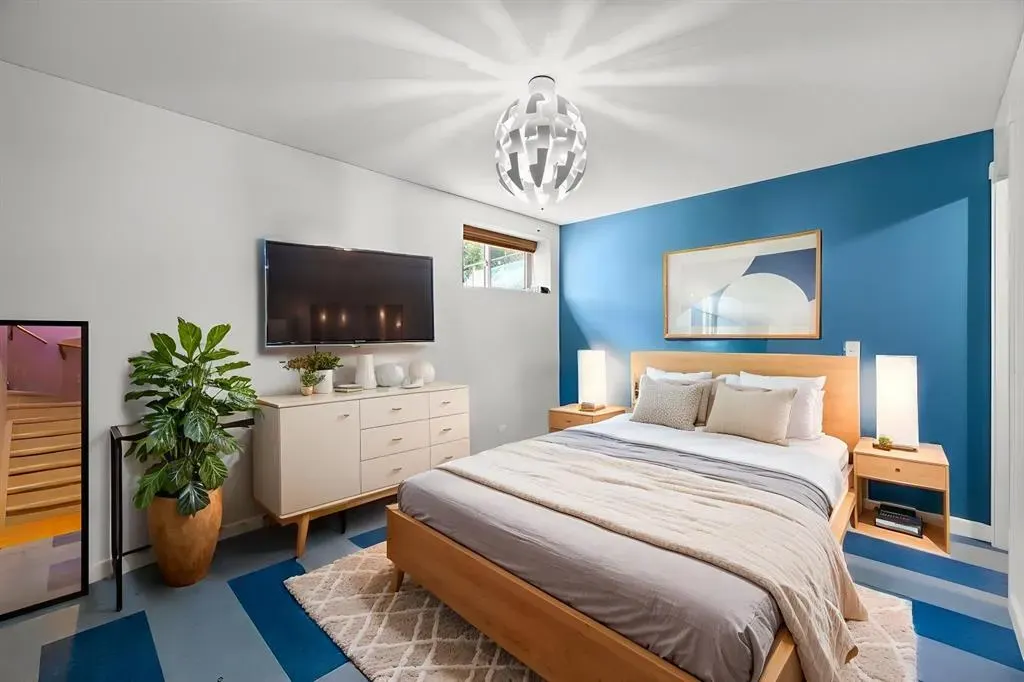 168 Fairways Drive NW