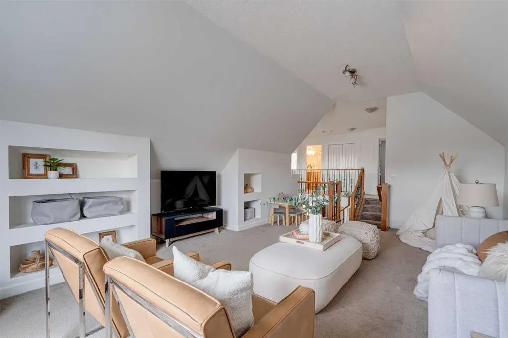 108 Tuscany Estates Close NW