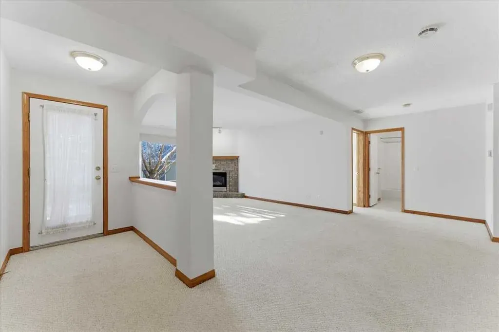 69 Scimitar Point NW