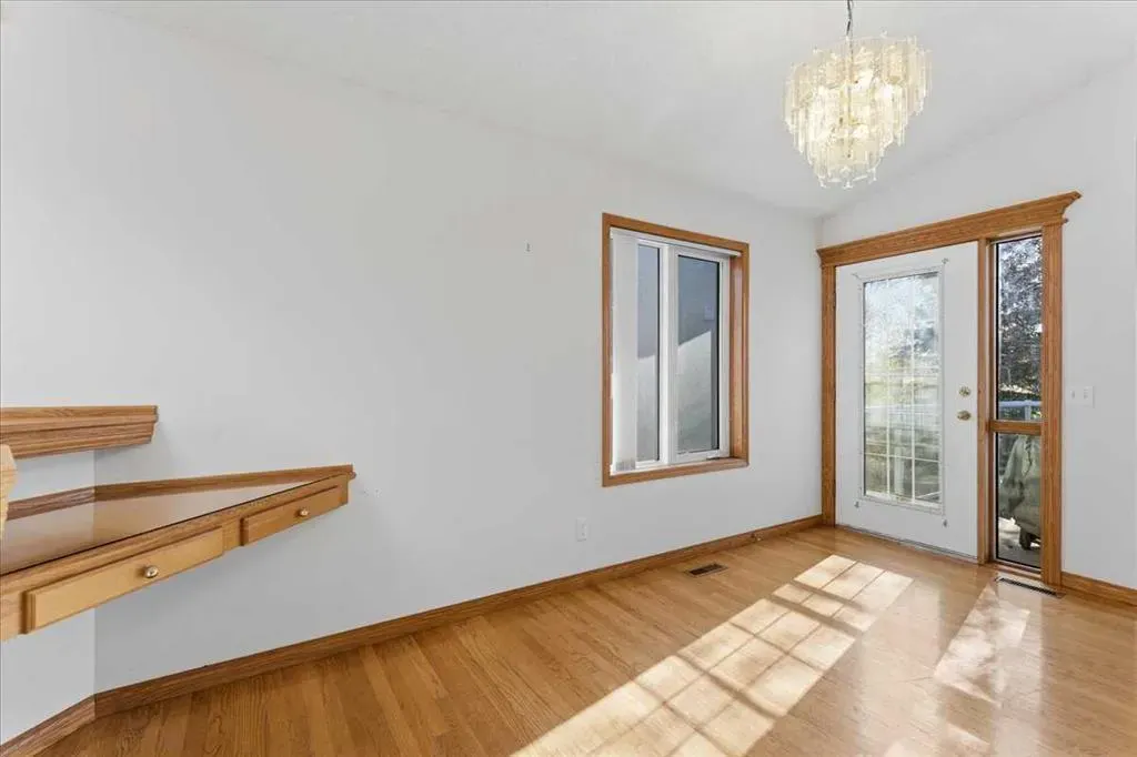 69 Scimitar Point NW