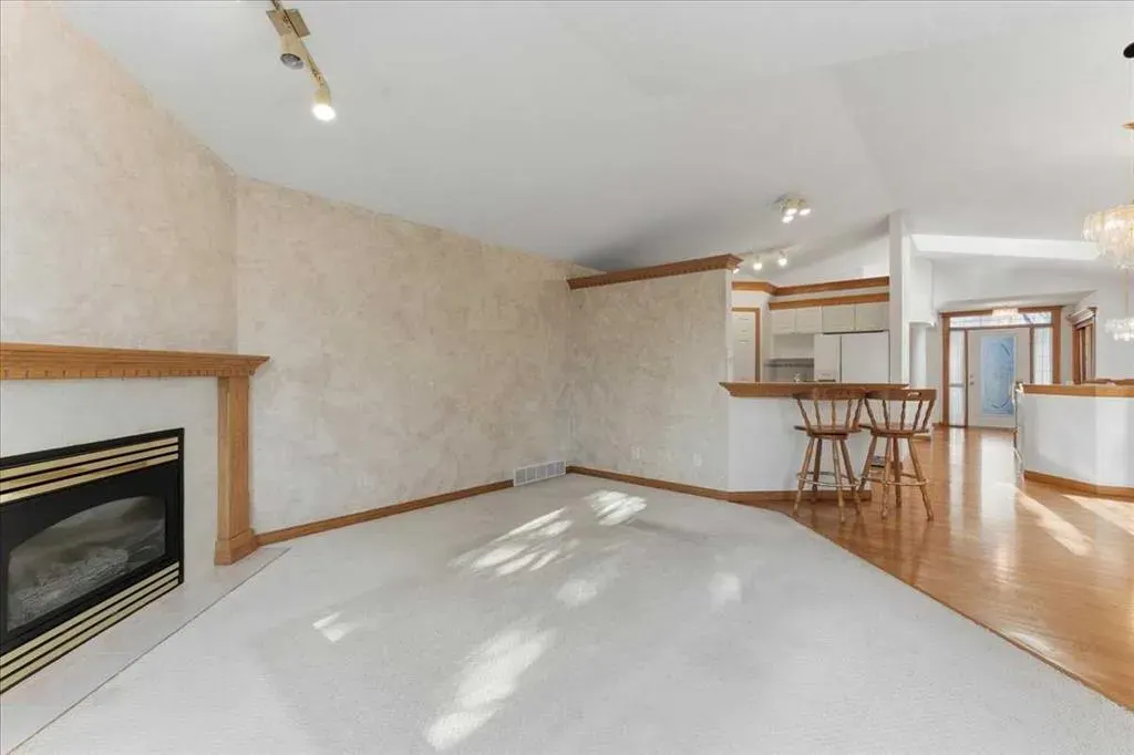 69 Scimitar Point NW