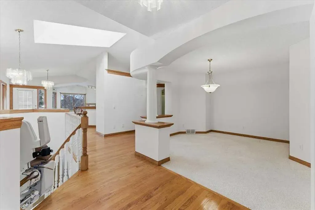 69 Scimitar Point NW