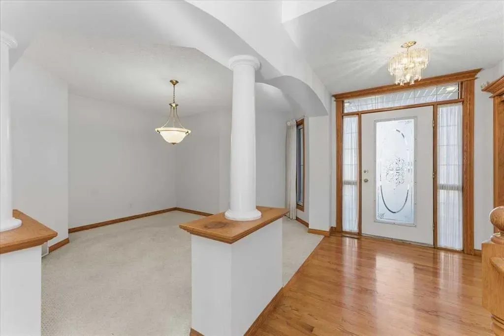 69 Scimitar Point NW